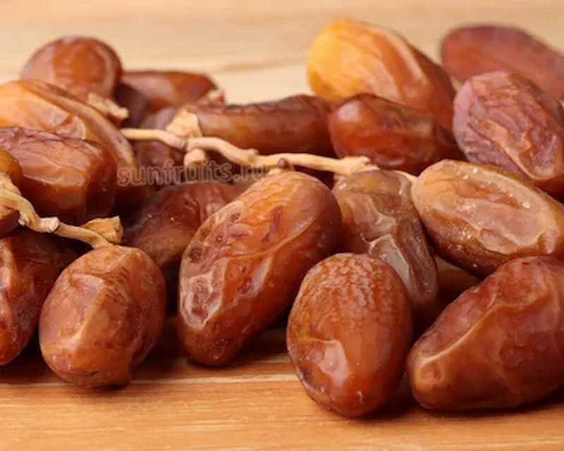 خرما زاهدی خشک خوش رنگ با ماندگاری مطلوب